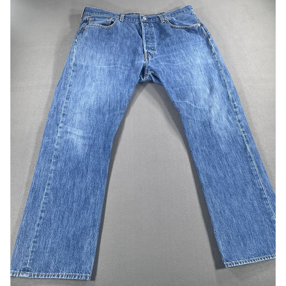 Levi's 501 Men's 38X32 (31) Original Fit Straight Button Fly Medium Wash Denim